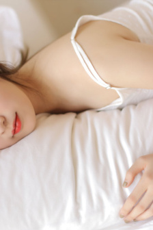 两对鸳鸯一张床完整版电影